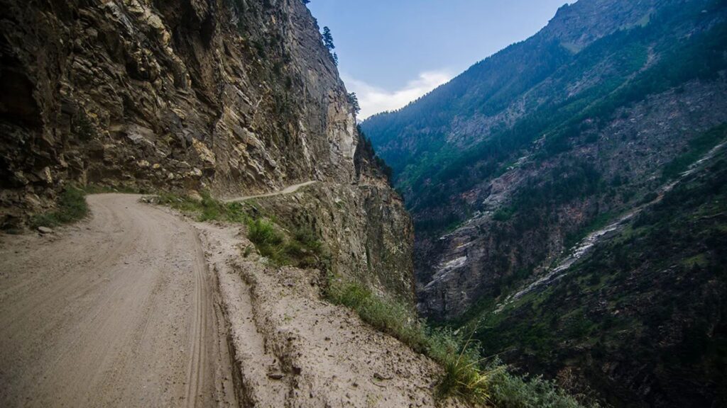 A mountain section of the 'Killar-Kishtwar' road in India.