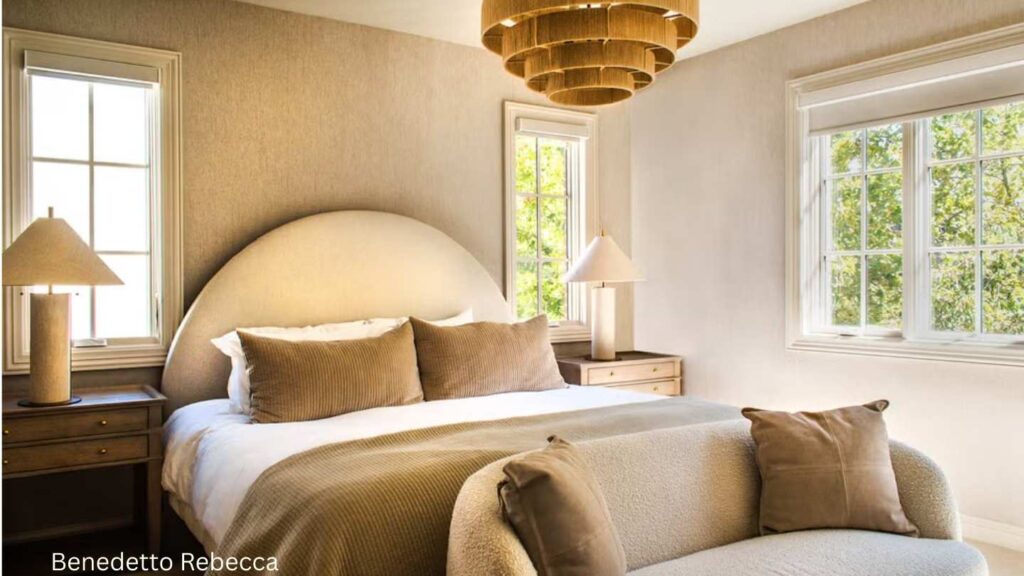 Designers Say You Should Never Ditch a Headboard