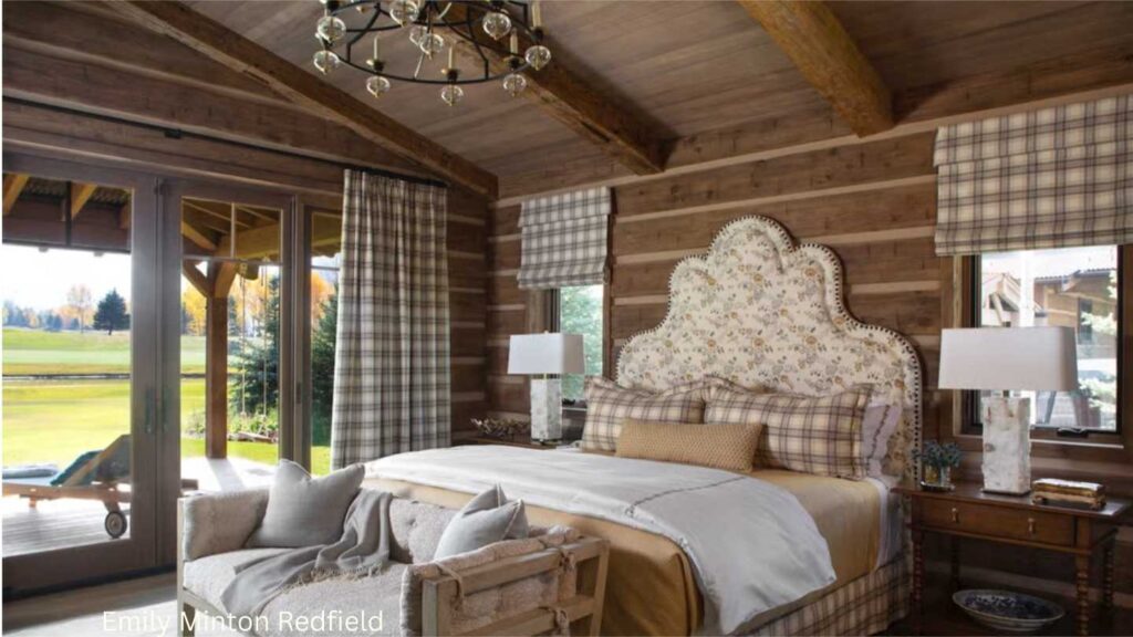 Designers Say You Should Never Ditch a Headboard